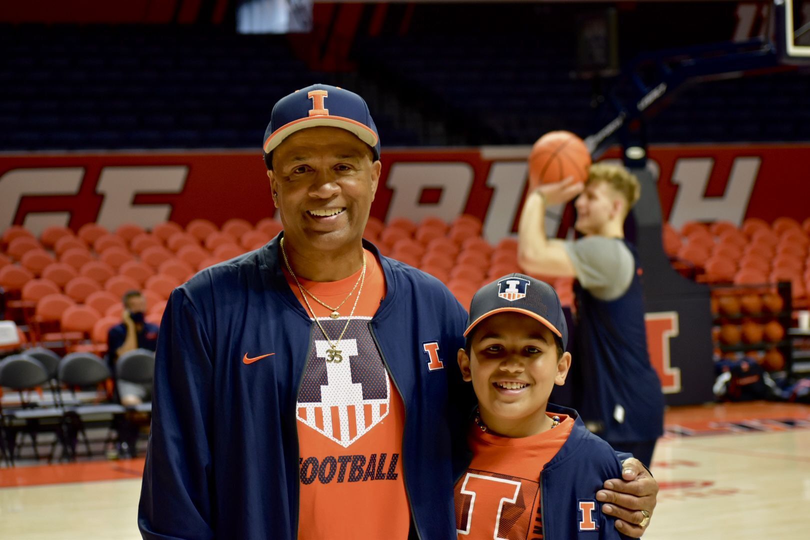Photos: Illinois hosts open practice